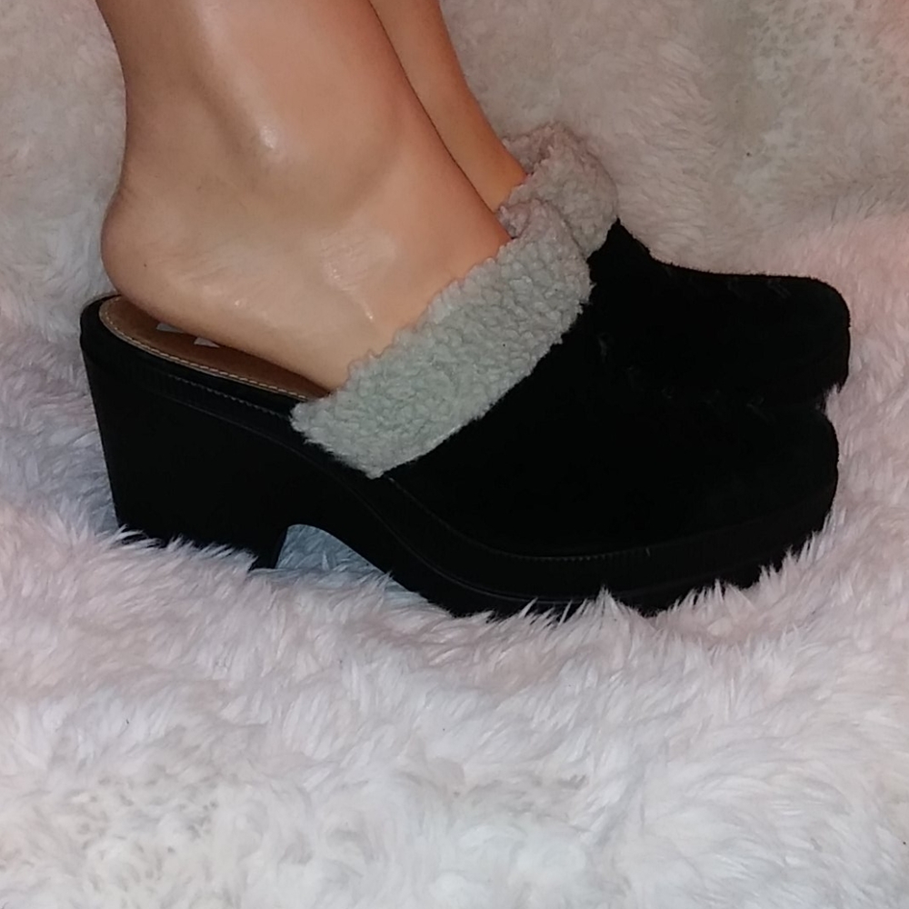 Dani Black Suede Heeled Fashion Clogs